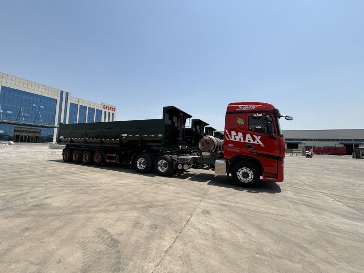 The Impressive Performance of the Hualu 4-Axle End Tipper Trailer  in South Africa