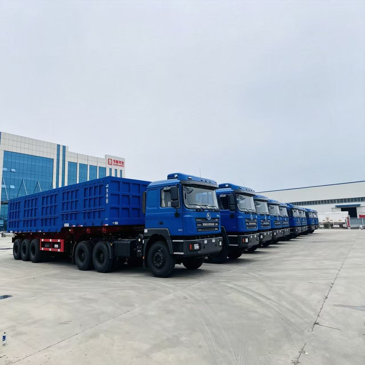 Hualu 5-Axle Side Dump Semi-Trailer: Your Trusted Partner for Africa’s Bulk Transport Needs