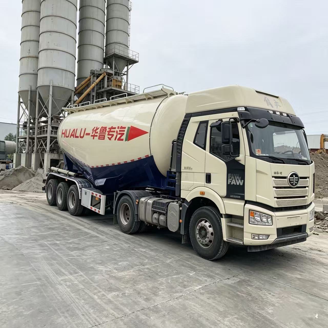 Hualu 3-Axle Cement Tanker Semi-Trailer – Engineered for Southeast Asia’s Infrastructure Boom