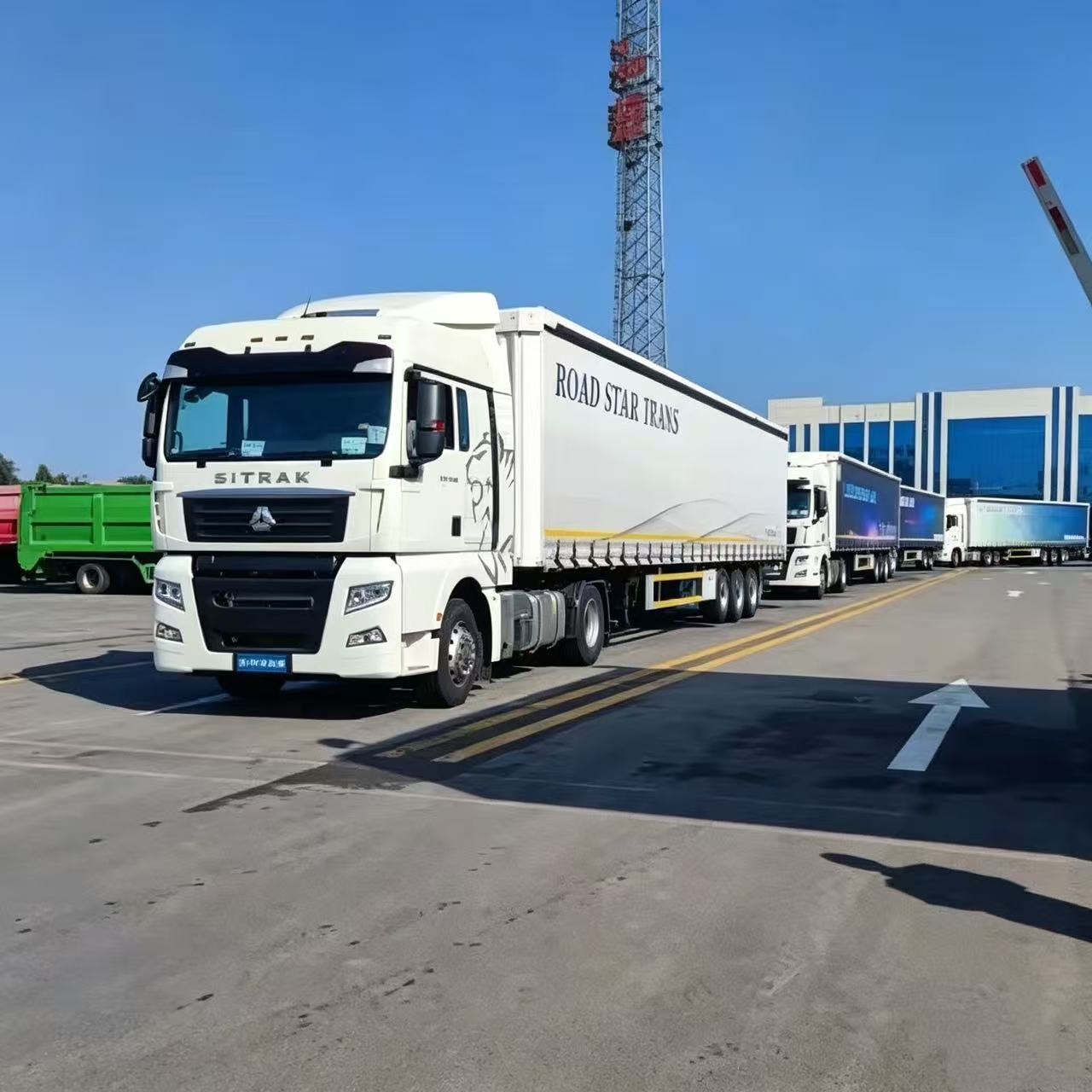 Hualu 3-Axle 105m³ Curtain Side Semi-Trailer – Built for Central Asia Cross-Border Dry Cargo Transport