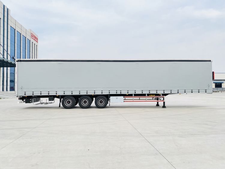 Side Loading in Seconds: How Hualu Curtain Side Trailers Cut Warehouse Dwell Time by 45% for a Polish Cross-Border Fleet